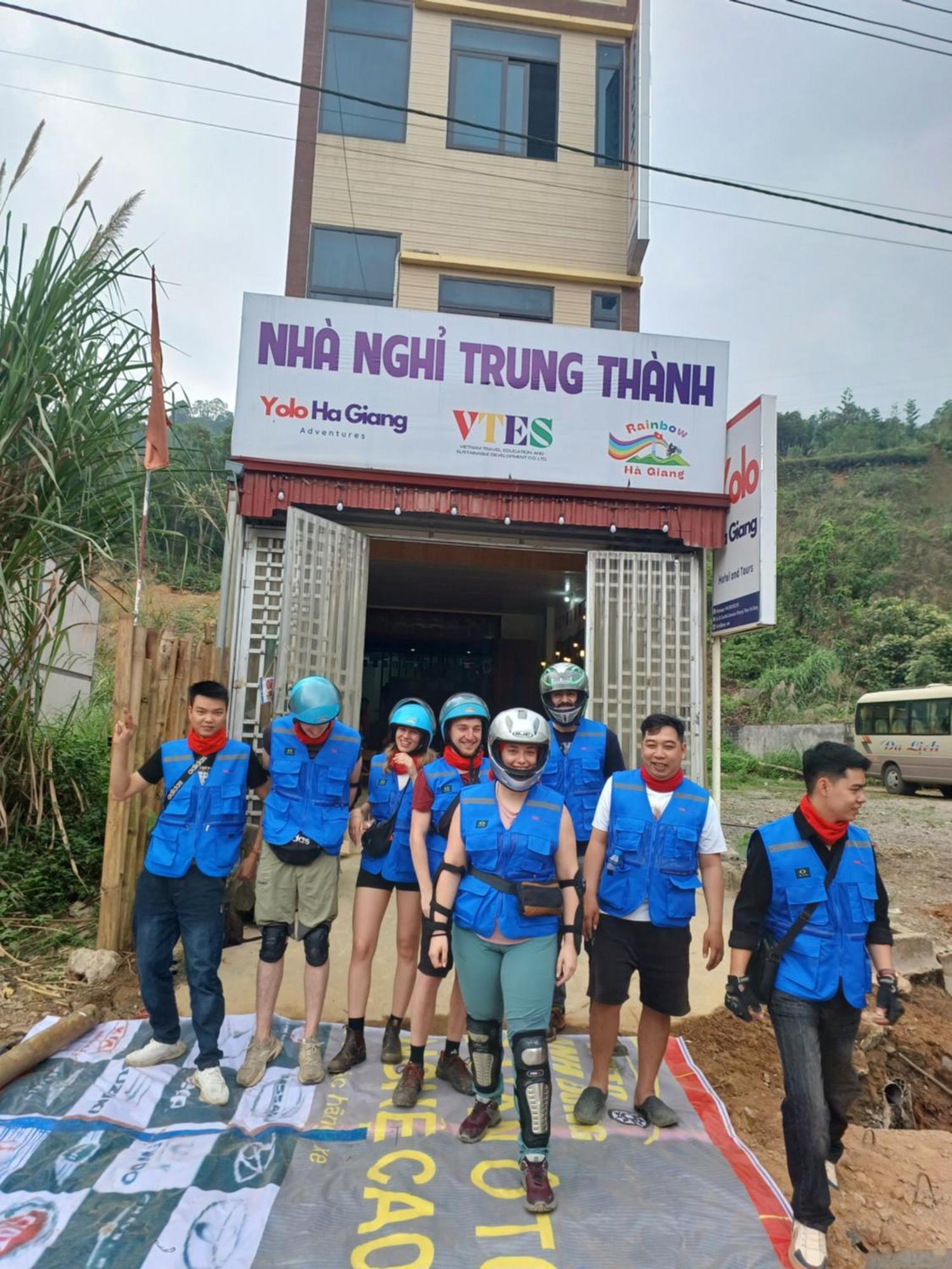 Yolo Ha Giang Adventures, Motorbike And Loop Tours Hotel Exterior photo