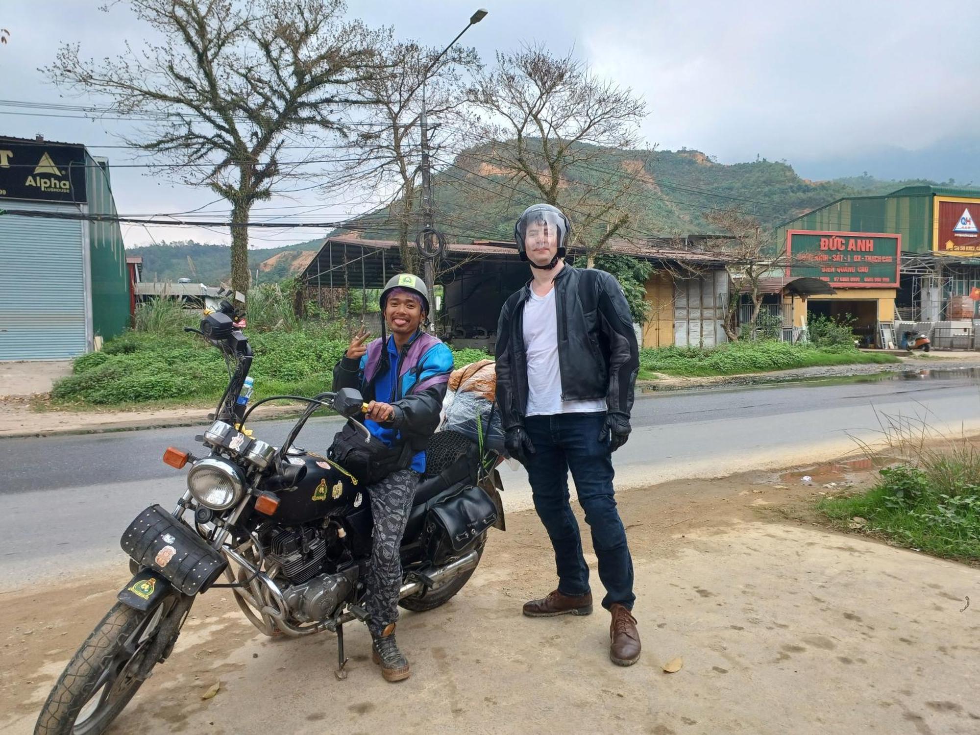 Yolo Ha Giang Adventures, Motorbike And Loop Tours Hotel Exterior photo