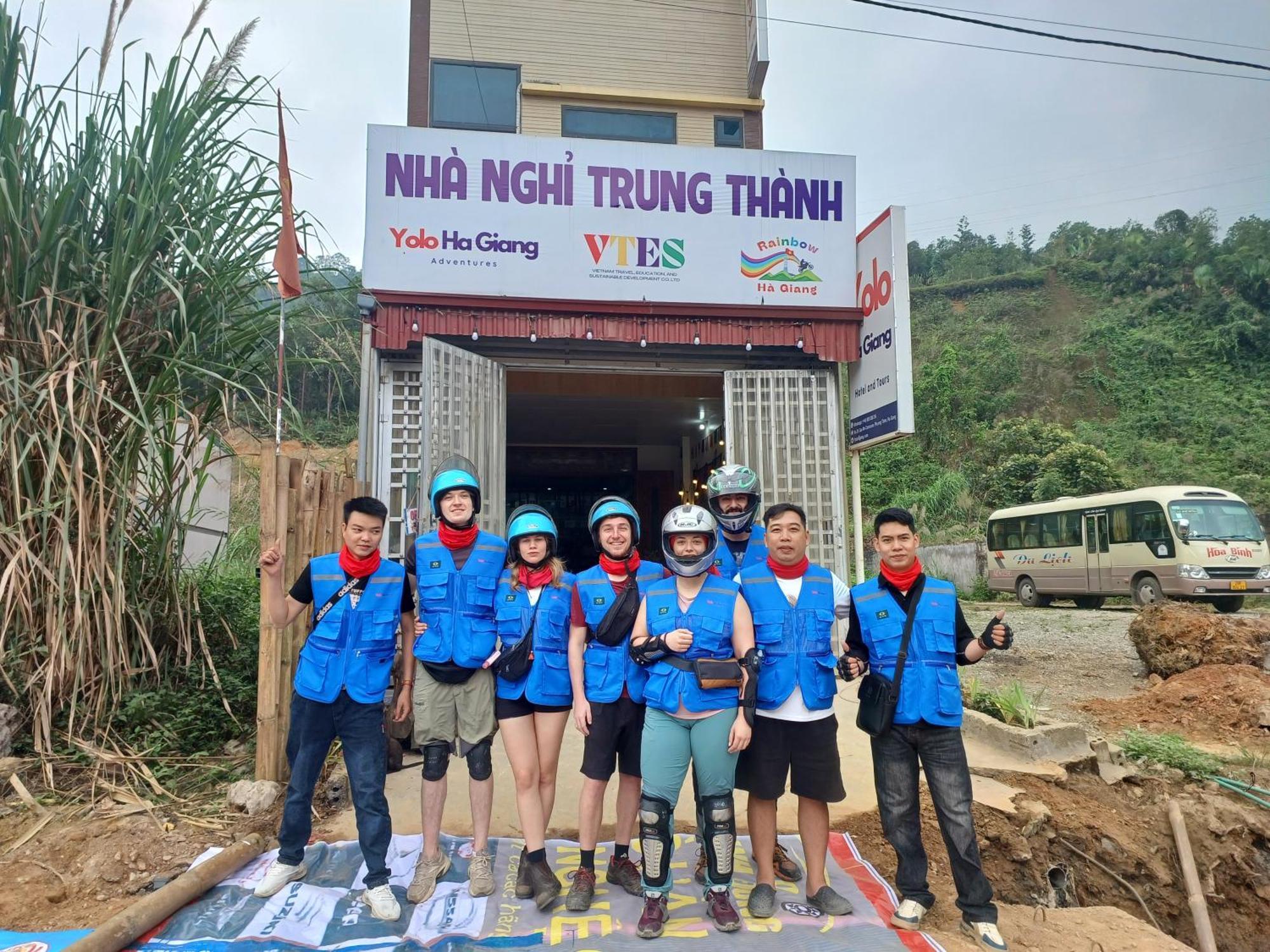 Yolo Ha Giang Adventures, Motorbike And Loop Tours Hotel Exterior photo